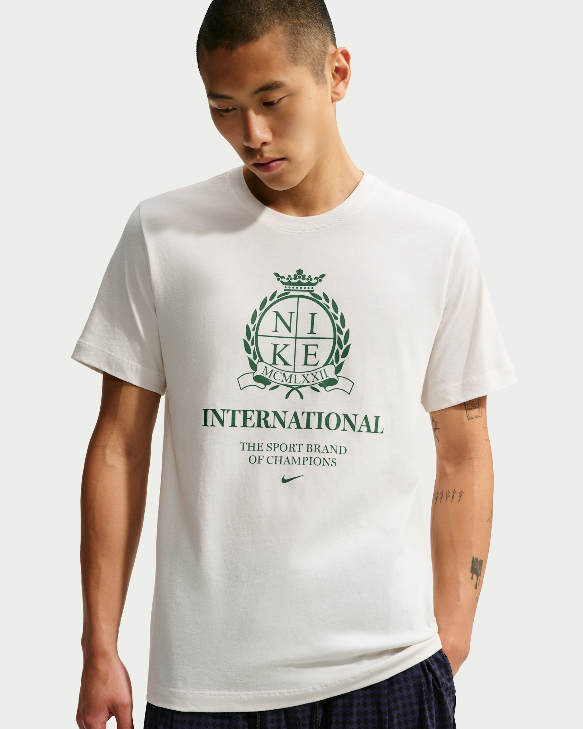 ト*ト様 Tシャツ まとめ売り 75着 大量セット NIKE バンT他 NIKE公式】ナイキ スポーツウェア メンズ Tシャツ.オンラインストア